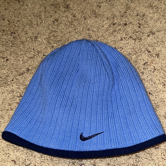 UNC Reversible Beanie - Picture 6 of 6